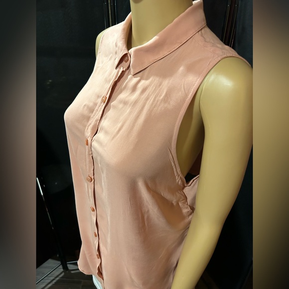 BCBGeneratio peach/pink tie back, sleeveless blouse. Sz M - Picture 7 of 8